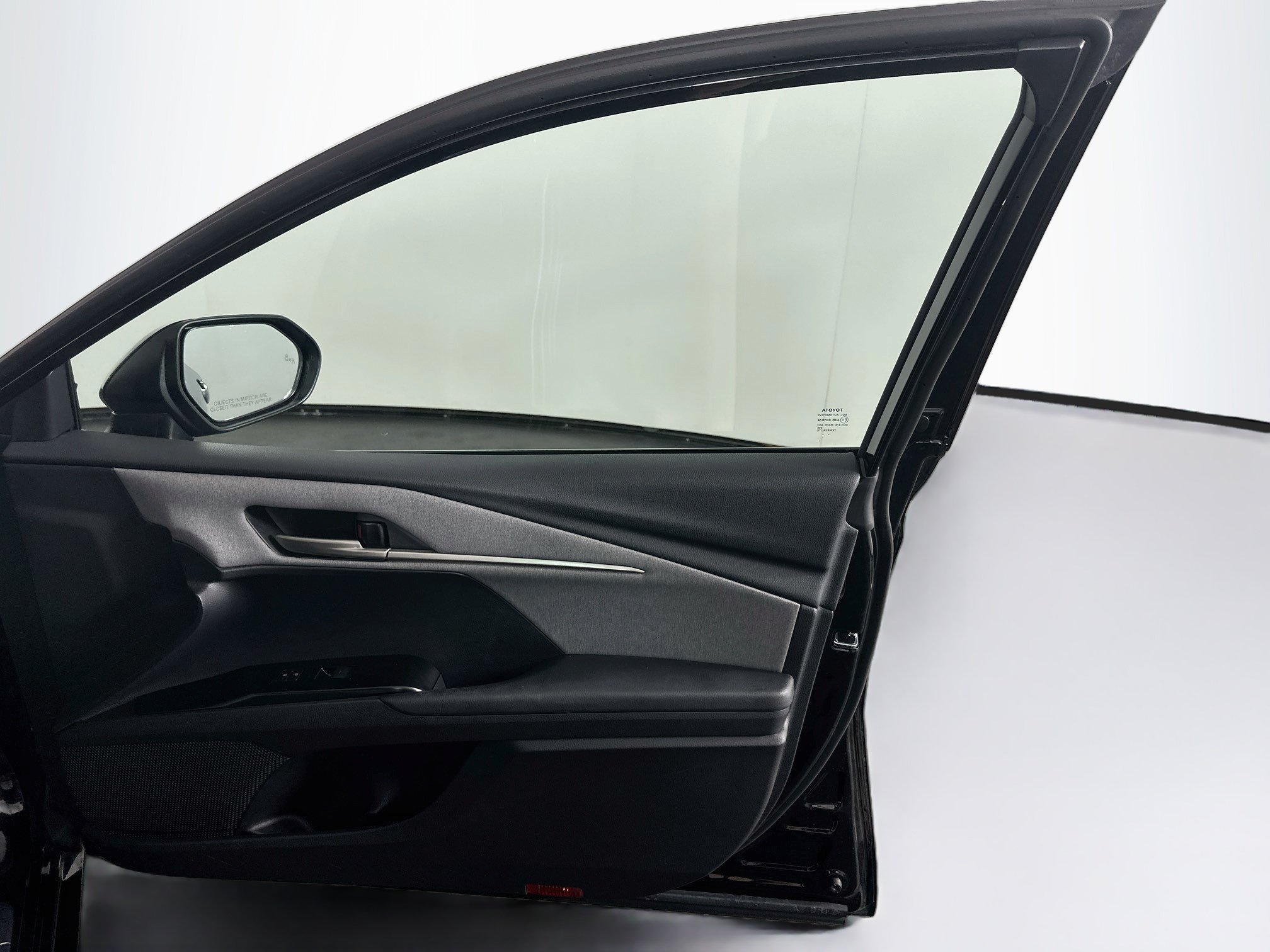 Used 2026 Toyota Camry LE FWD image 32