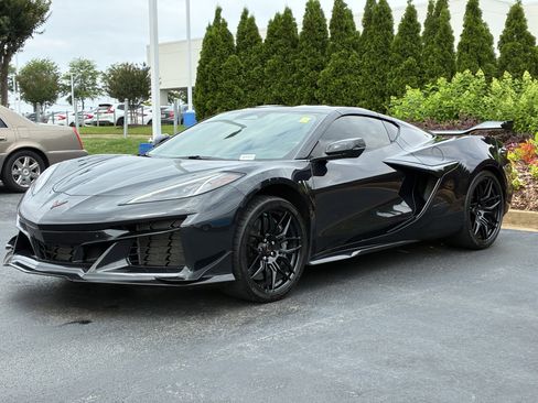 Used 2024 Chevrolet Corvette Z06 w/ Z07 Performance Package RWD image 6