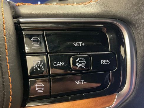 Used 2024 Jeep Grand Wagoneer L Series III image 16