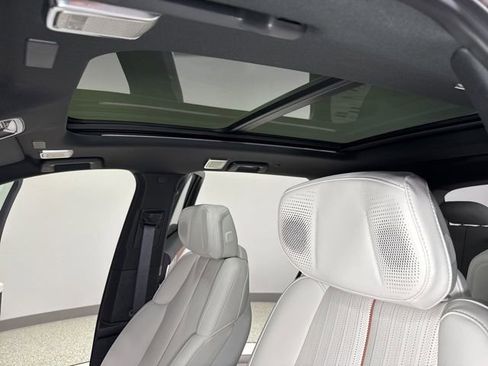 Used 2026 Cadillac Vistiq Sport w/ LPO, Floor Liner Package AWD/4WD image 4