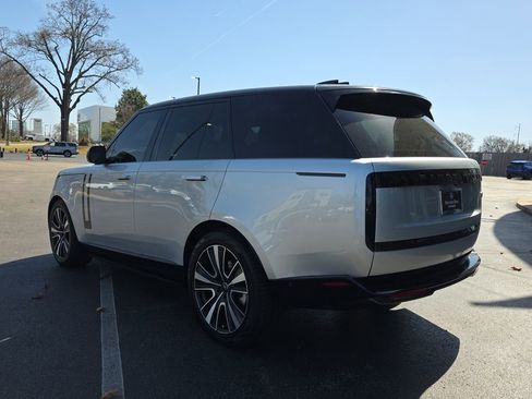 Used 2023 Land Rover Range Rover SE AWD/4WD image 3