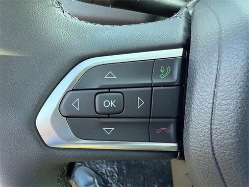 New 2025 Jeep Compass Latitude w/ Sun & Sound Group image 21