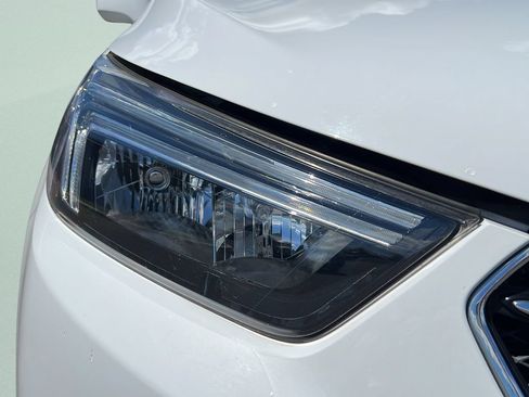 Used 2020 Buick Encore Preferred FWD image 2