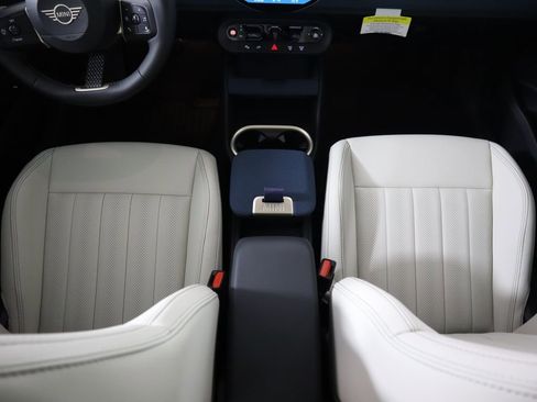 Used 2026 MINI Cooper Countryman S w/ Comfort Package Max image 17