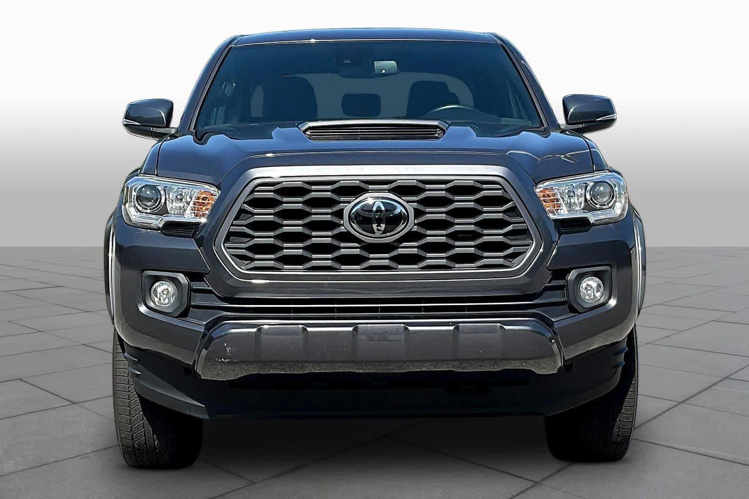 Used 2020 Toyota Tacoma TRD Sport AWD/4WD image 4