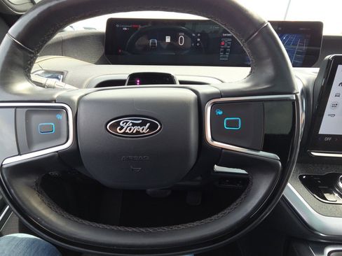 Used 2025 Ford Expedition Tremor AWD/4WD image 7
