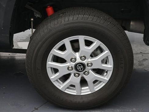 Used 2025 Toyota Tacoma SR5 AWD/4WD image 8