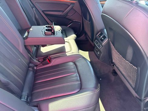 Used 2023 Audi Q5 2.0T Premium w/ Convenience Package AWD/4WD image 39