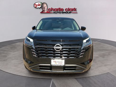 Used 2026 Nissan Pathfinder S FWD image 8