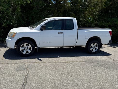 Used 2005 Nissan Titan XE AWD/4WD image 28