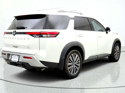 Used 2024 Nissan Pathfinder SL w/ SL Premium Package FWD image 5