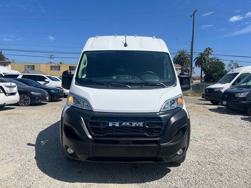 Used 2025 RAM ProMaster 2500 w/ Convenience Group FWD image 2