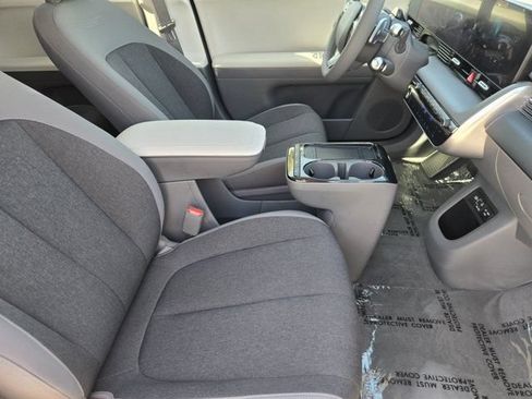 Certified 2025 Hyundai Ioniq 5 SE RWD image 13