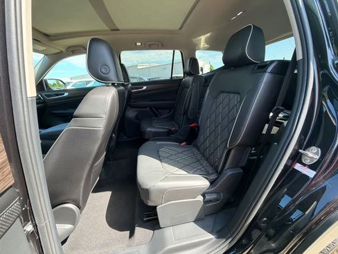 Used 2024 Volkswagen Atlas SEL Premium R-Line AWD/4WD image 12