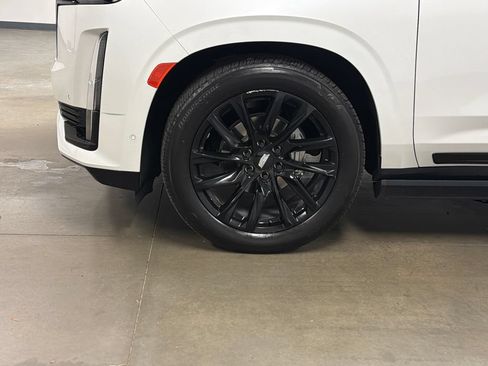 Used 2023 Cadillac Escalade Sport w/ LPO, ONYX Package AWD/4WD image 9
