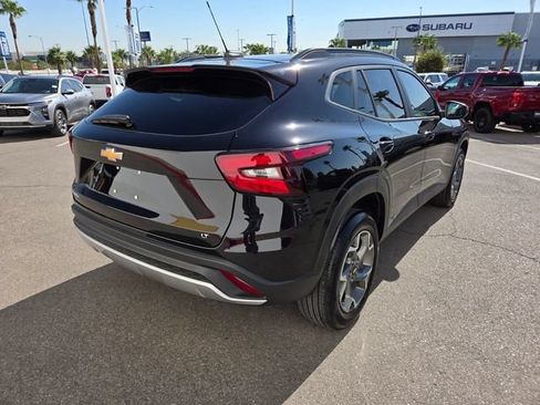 Certified 2025 Chevrolet Trax LT FWD image 6