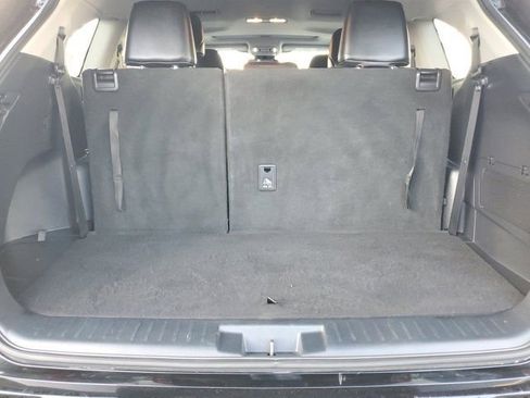 Used 2021 Toyota Highlander XLE image 7