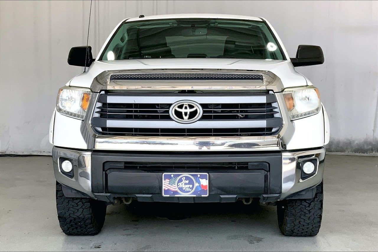 Used 2014 Toyota Tundra SR5 w/ SR5 Upgrade Package RWD image 2