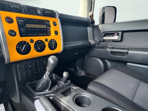 Used 2007 Toyota FJ Cruiser 4WD image 39