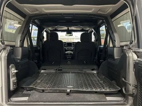 Used 2022 Jeep Wrangler Unlimited Sport AWD/4WD image 17
