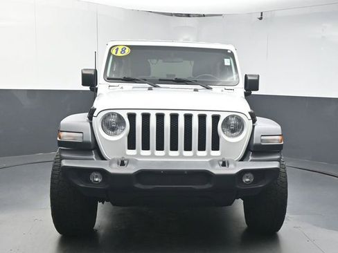 Used 2018 Jeep Wrangler Unlimited Sport S AWD/4WD image 3