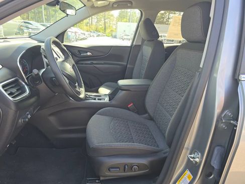 Used 2024 Chevrolet Equinox LT FWD image 9