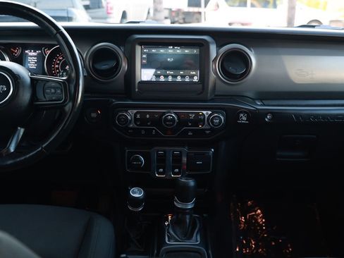 Used 2022 Jeep Wrangler Sport AWD/4WD image 27