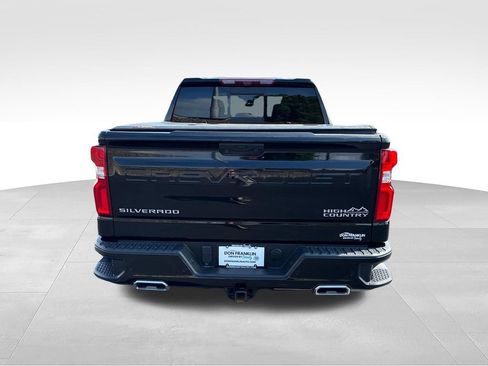 Used 2023 Chevrolet Silverado 1500 High Country w/ Technology Package AWD/4WD image 4