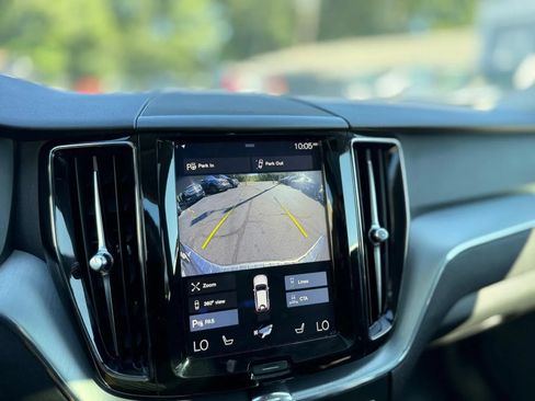 Used 2018 Volvo XC60 T6 Momentum w/ Advanced Package AWD/4WD image 18