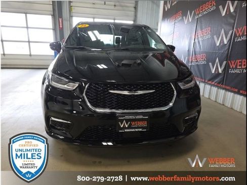 New 2026 Chrysler Pacifica Select image 2