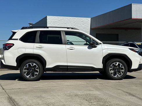 Used 2026 Subaru Forester Premium AWD/4WD image 2