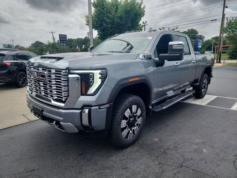Certified 2024 GMC Sierra 2500 Denali w/ Technology Package AWD/4WD image 4