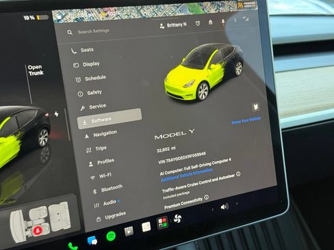 Used 2024 Tesla Model Y Long Range RWD image 5