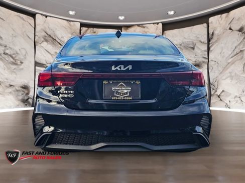 Used 2023 Kia Forte LXS FWD image 7