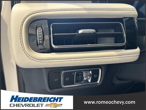 Used 2025 Lincoln Aviator Reserve w/ Equipment Group 201A AWD/4WD image 31