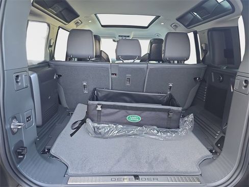 New 2026 Land Rover Defender 110 OCTA image 21