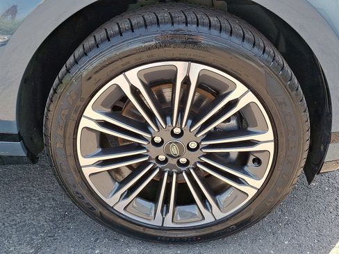 Certified 2025 Land Rover Range Rover Evoque Dynamic SE image 12