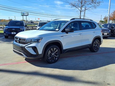 Used 2022 Volkswagen Taos S w/ IQ Drive S Package image 3