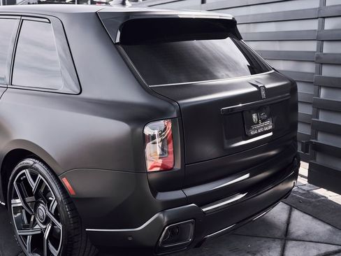 Used 2026 Rolls-Royce Cullinan Black Badge AWD/4WD image 11