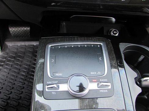 Used 2019 Audi Q7 3.0T Premium Plus w/ Premium Plus Package image 19