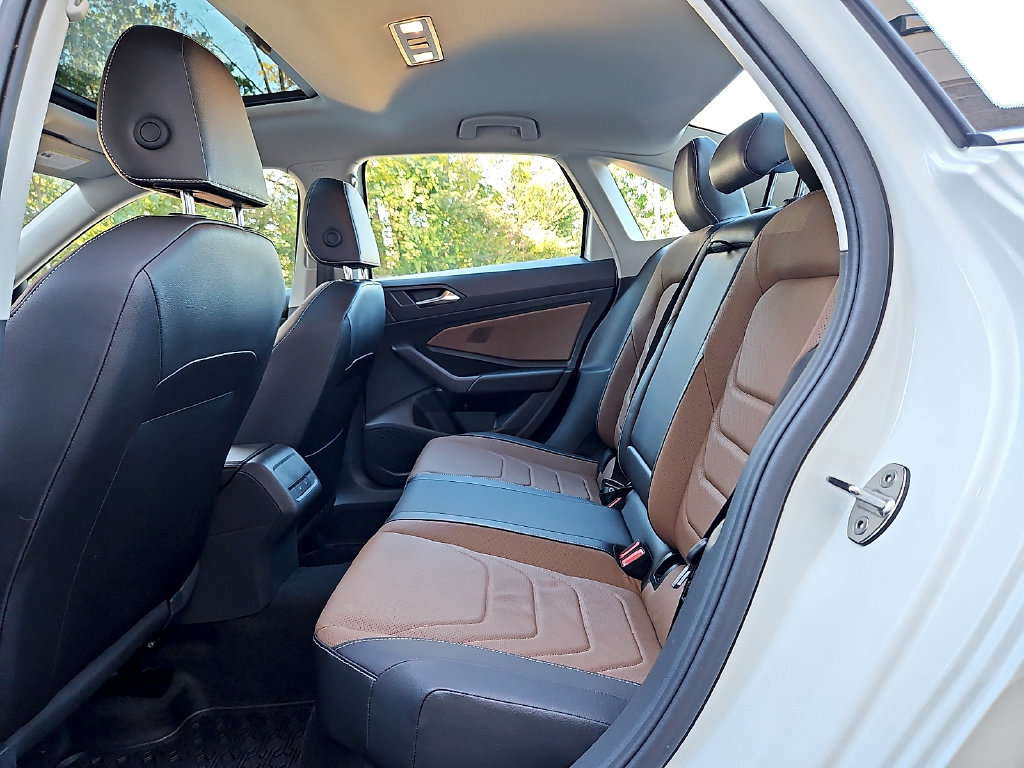 Certified 2026 Volkswagen Jetta SEL FWD image 11