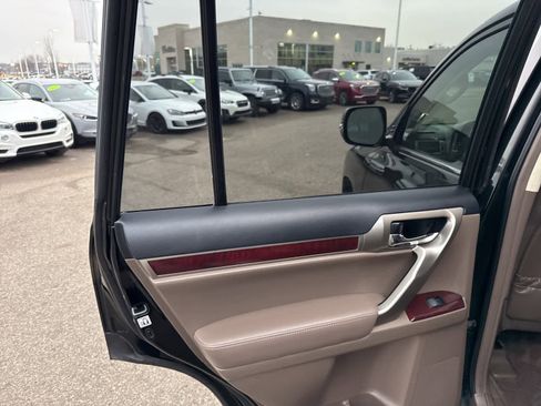 Used 2019 Lexus GX 460 Premium image 16