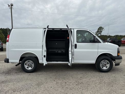 New 2025 GMC Savana 2500 w/ Driver Convenience Package image 15