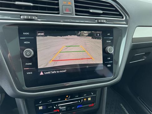 Used 2024 Volkswagen Tiguan SE R-Line image 21