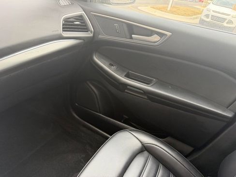 Used 2022 Ford Edge SEL w/ Convenience Package image 27