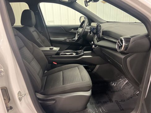 Certified 2025 Chevrolet Equinox LT image 8