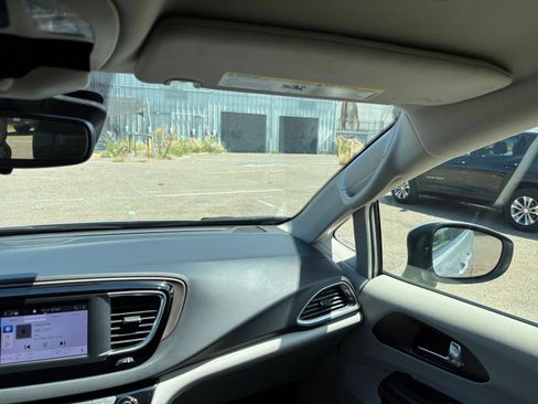 Used 2023 Chrysler Voyager LX FWD image 33