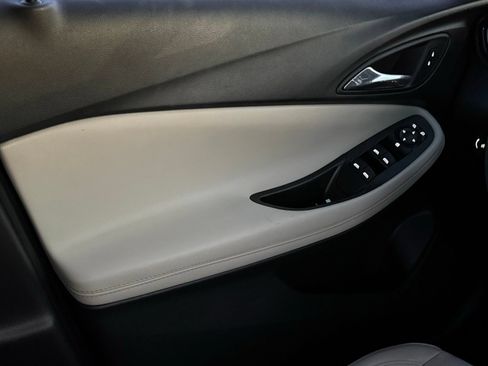 Used 2022 Buick Encore GX Preferred w/ Cold Weather Comfort Package FWD image 32