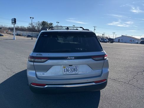 Used 2022 Jeep Grand Cherokee Limited 4xe image 2