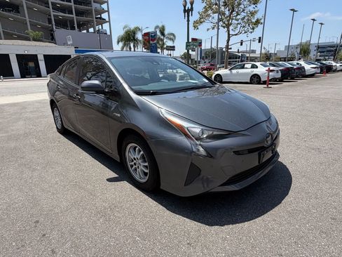 Used 2017 Toyota Prius Four w/ Advanced Technology Package FWD image 5